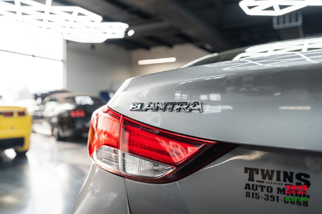 2014 Hyundai Elantra Image 19