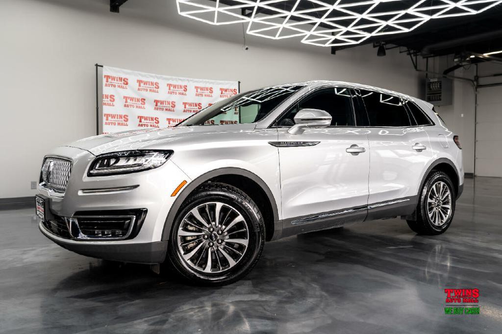 2019 Lincoln Nautilus Image 2