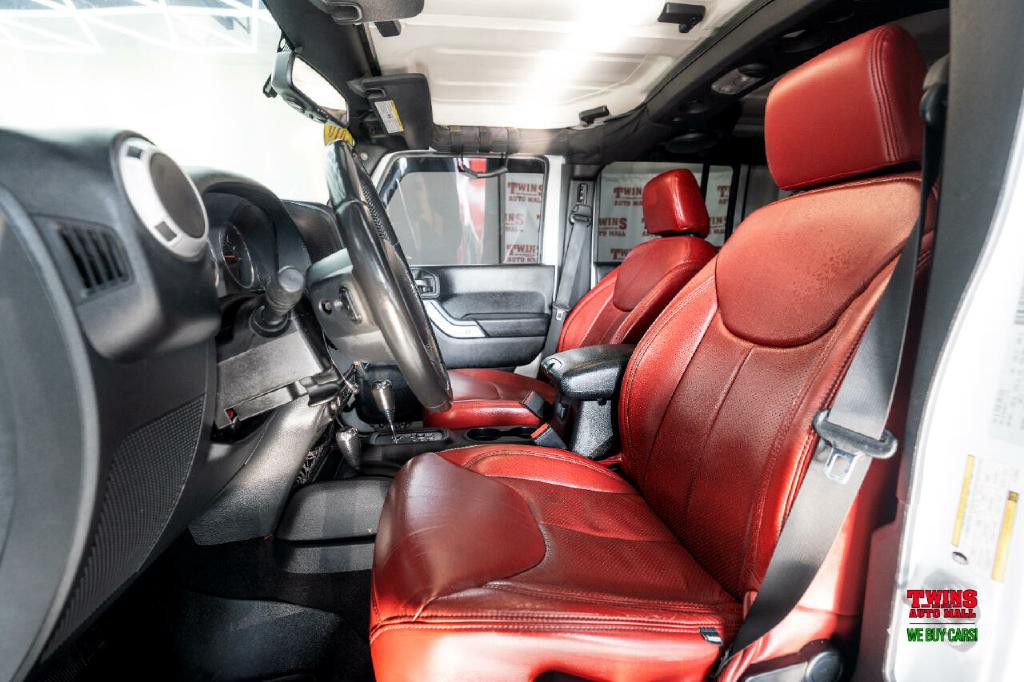 2016 Jeep Wrangler Image 12