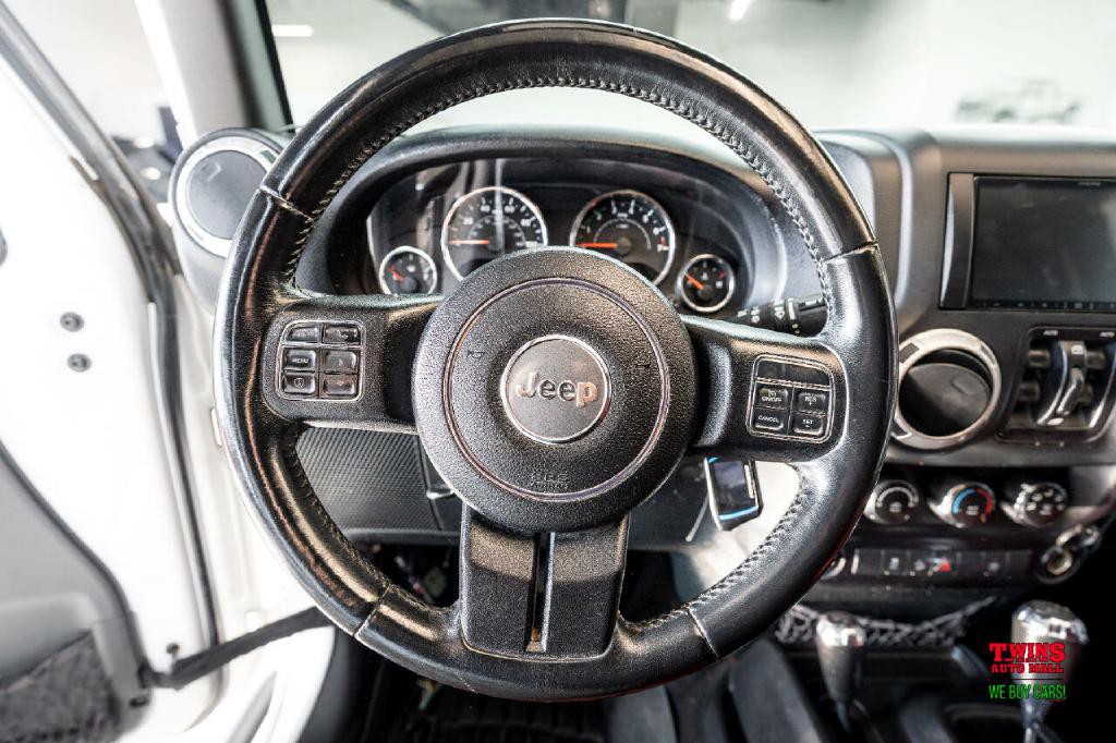 2016 Jeep Wrangler Image 17