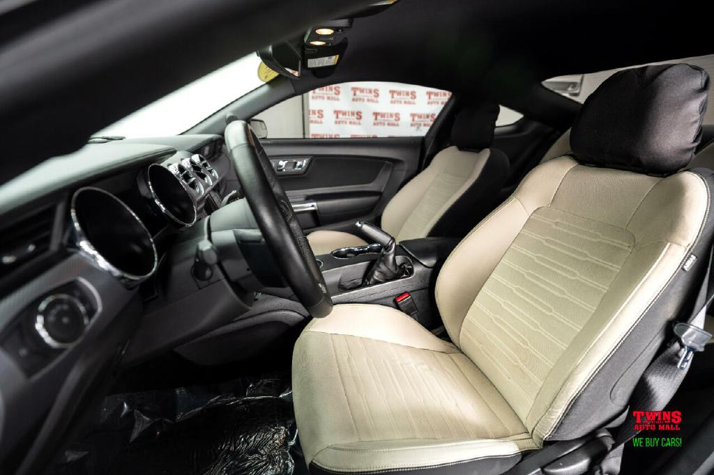 2015 Ford Mustang Image 12
