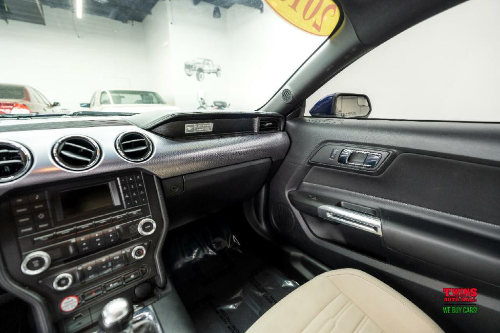 2015 Ford Mustang Image 17