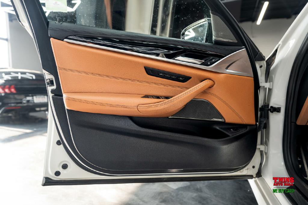 2018 BMW 5 Series Image 10