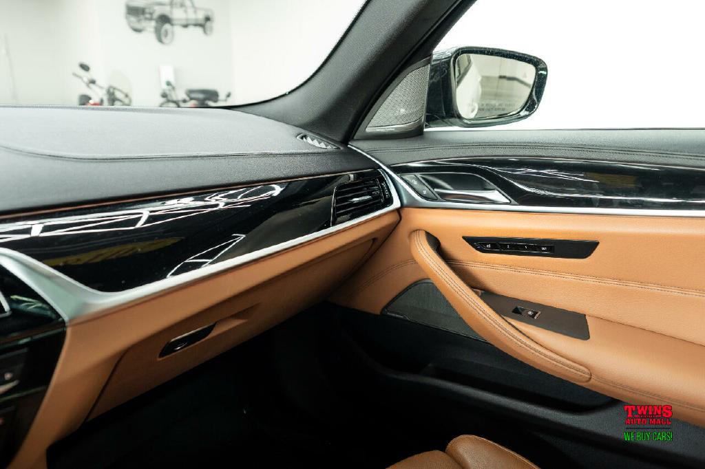 2018 BMW 5 Series Image 22