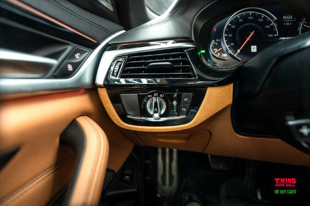 2018 BMW 5 Series Image 25