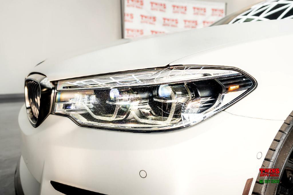 2018 BMW 5 Series Image 30