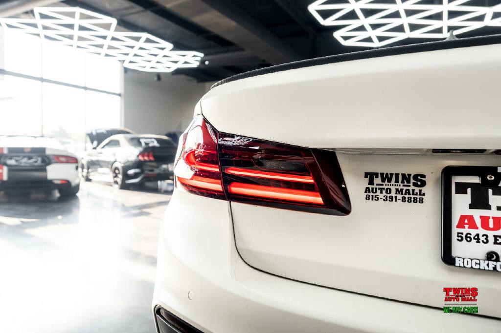 2018 BMW 5 Series Image 32