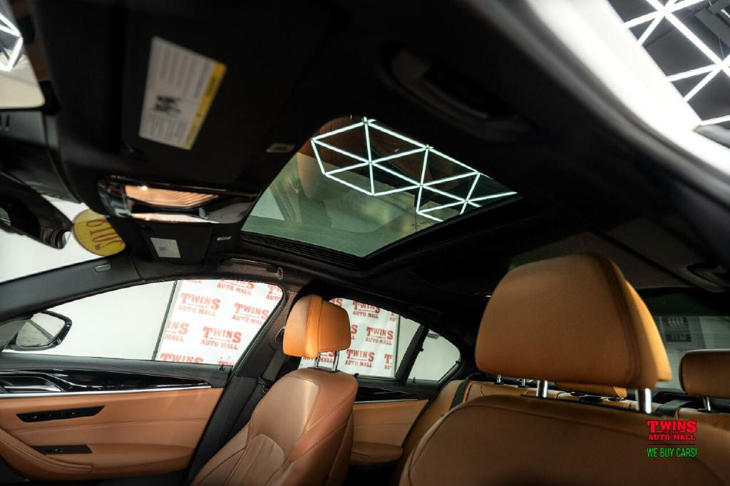 2018 BMW 5 Series Image 34