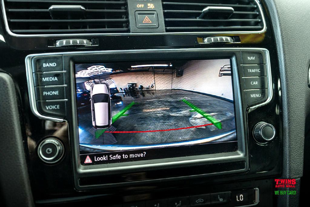 2016 Volkswagen Golf Image 20