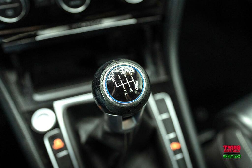 2016 Volkswagen Golf Image 23