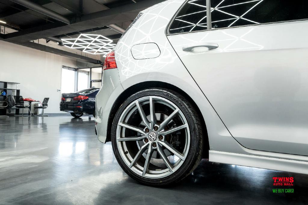 2016 Volkswagen Golf Image 32