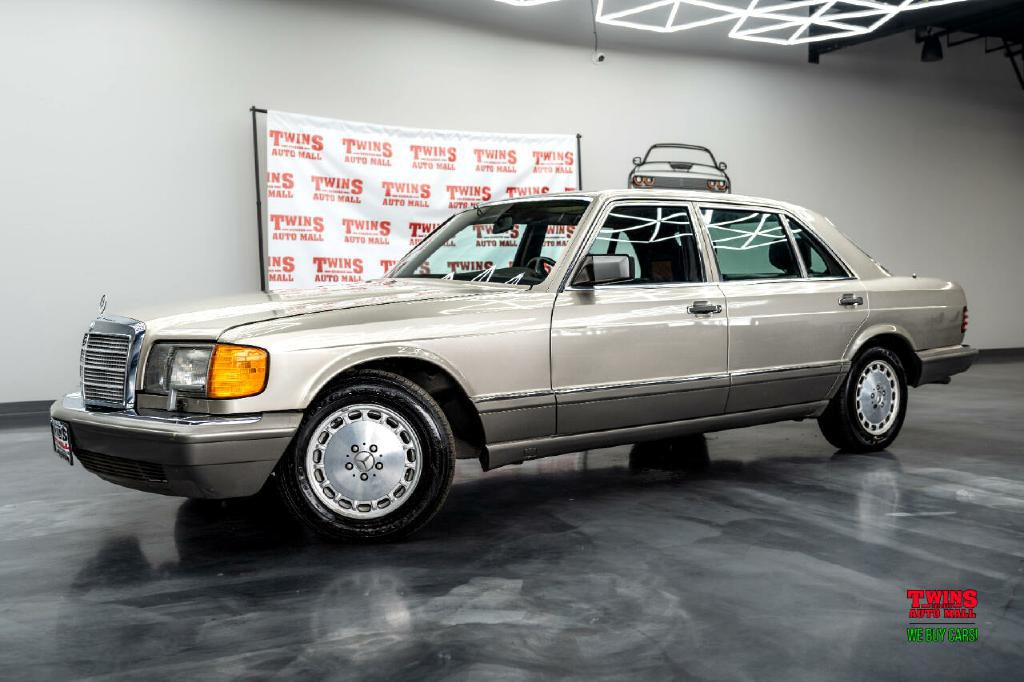 1987 Mercedes-Benz 420-Class Image 2