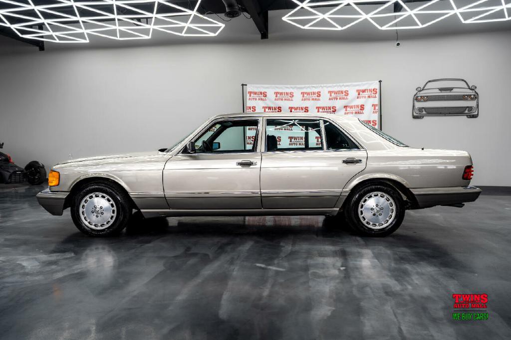 1987 Mercedes-Benz 420-Class Image 3