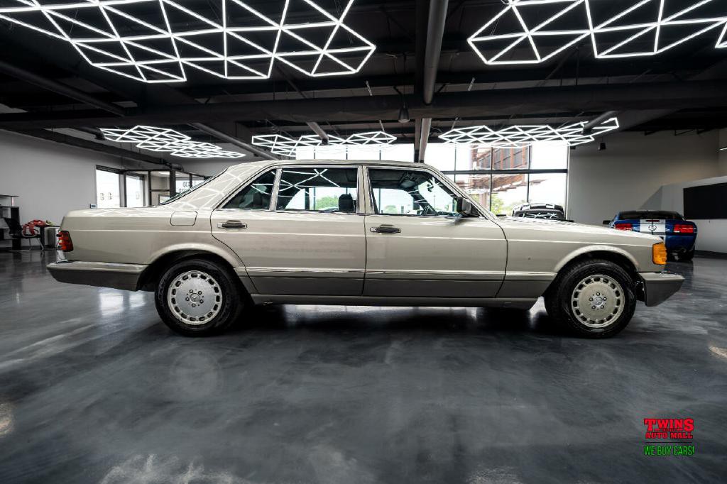 1987 Mercedes-Benz 420-Class Image 7