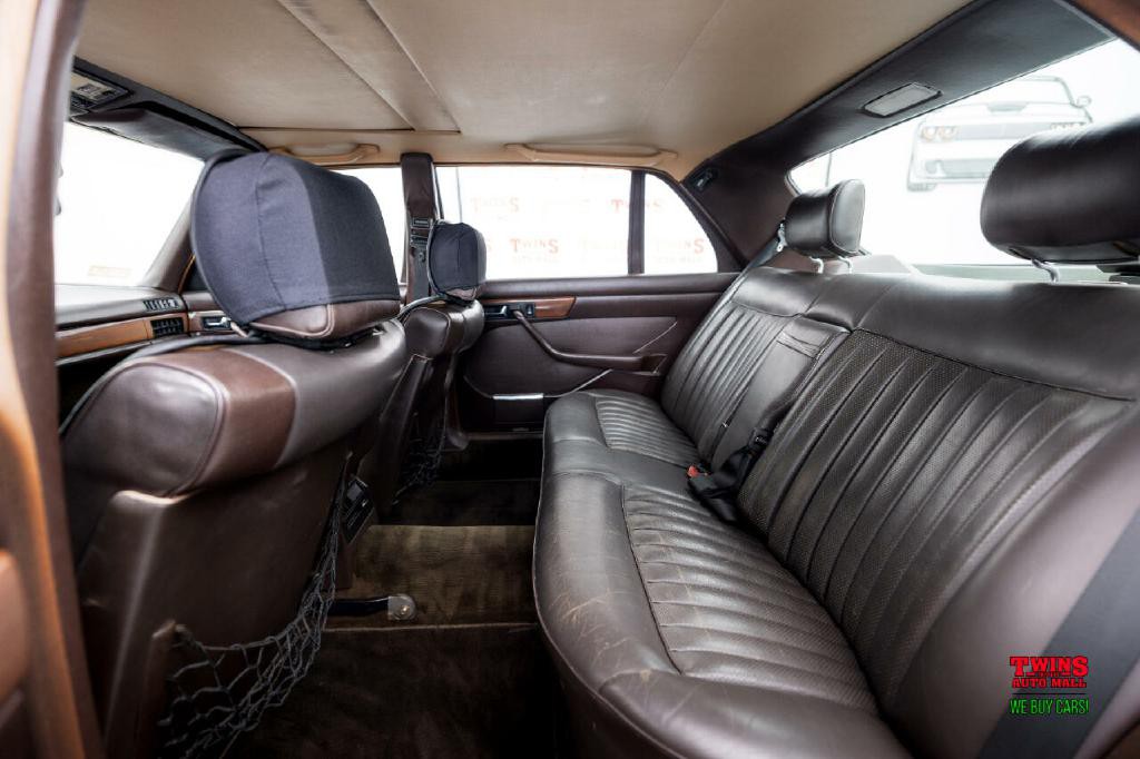 1987 Mercedes-Benz 420-Class Image 13
