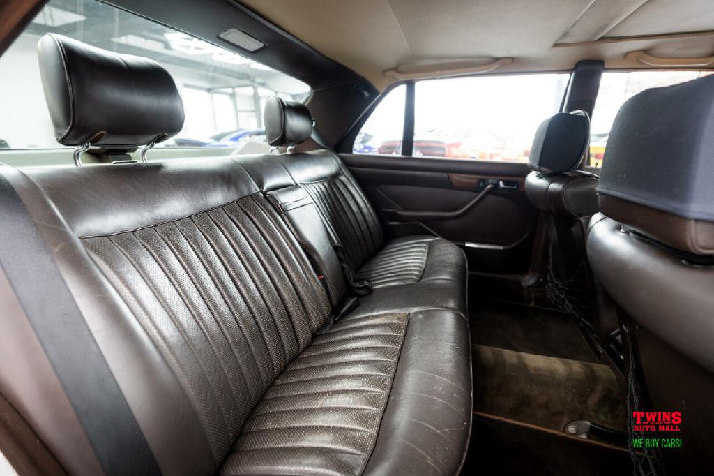 1987 Mercedes-Benz 420-Class Image 14