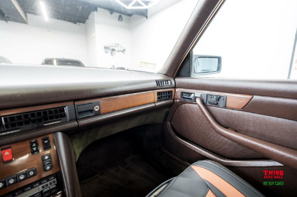 1987 Mercedes-Benz 420-Class Image 18