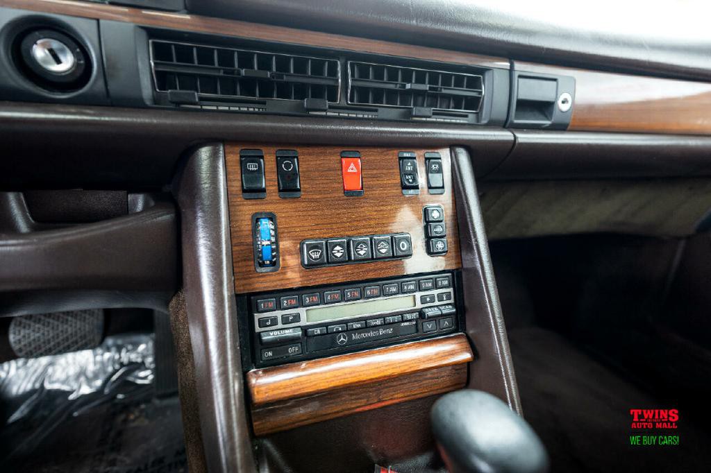 1987 Mercedes-Benz 420-Class Image 19