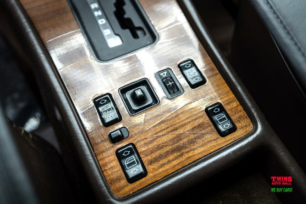 1987 Mercedes-Benz 420-Class Image 20