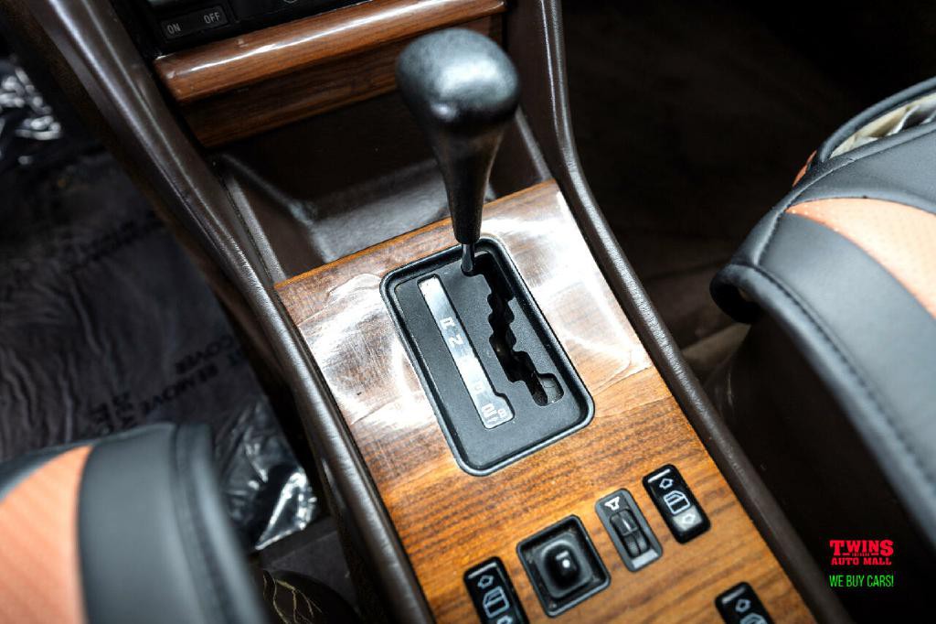 1987 Mercedes-Benz 420-Class Image 21