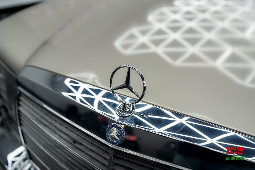 1987 Mercedes-Benz 420-Class Image 25