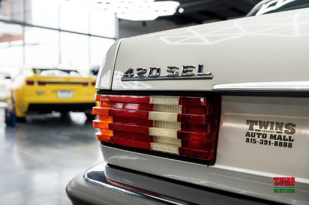 1987 Mercedes-Benz 420-Class Image 26