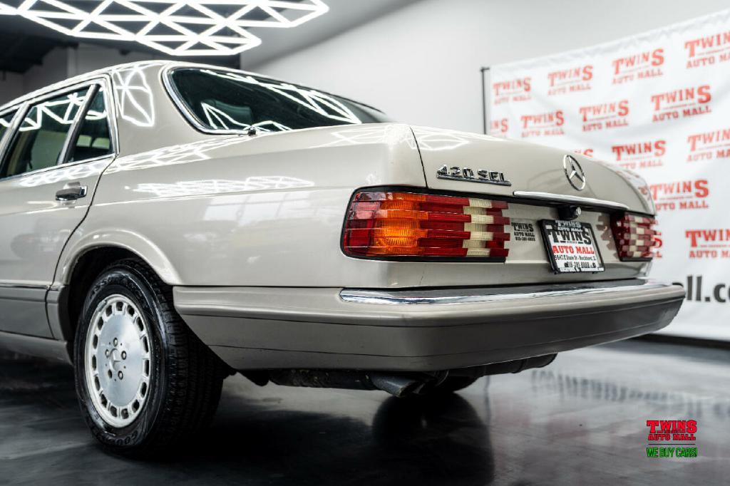 1987 Mercedes-Benz 420-Class Image 28