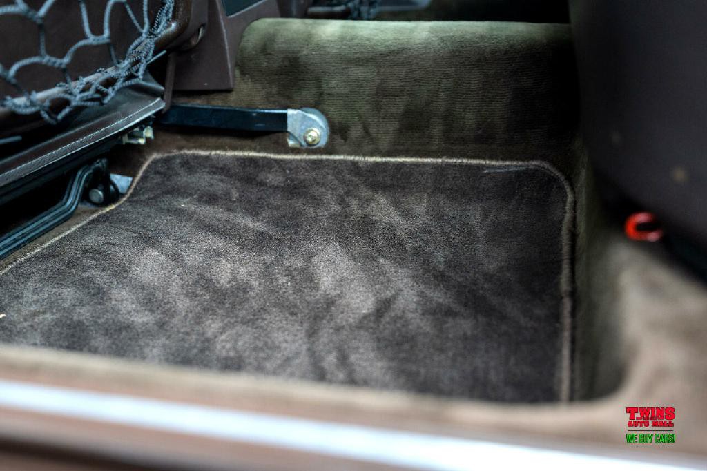 1987 Mercedes-Benz 420-Class Image 29