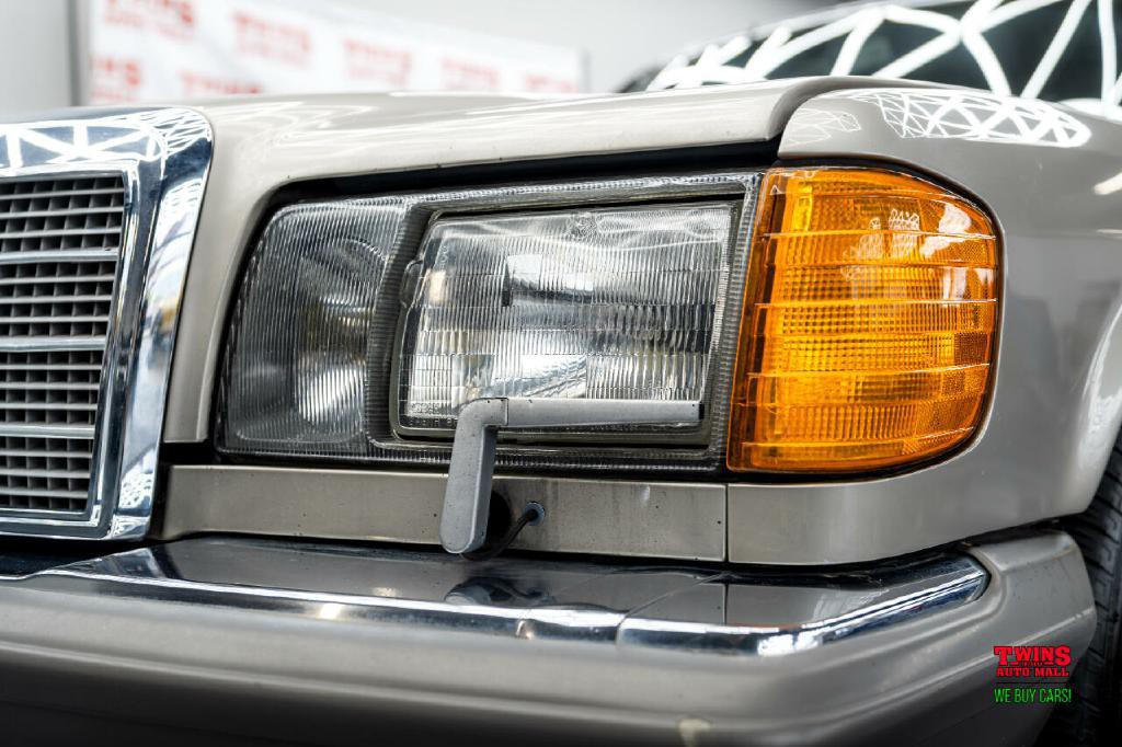 1987 Mercedes-Benz 420-Class Image 31