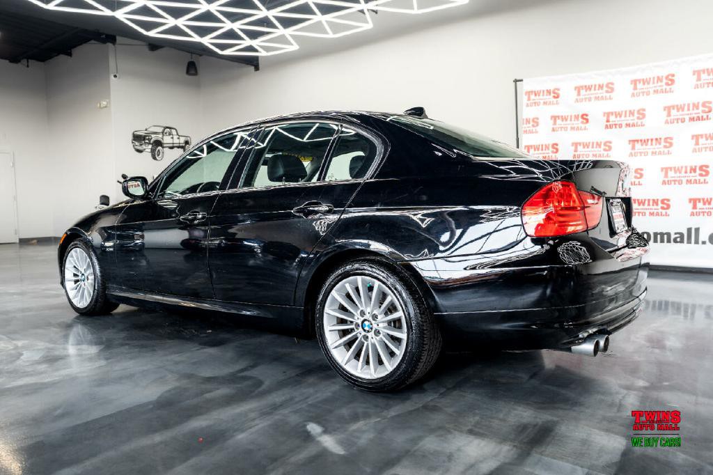 2010 BMW 3 Series Image 4