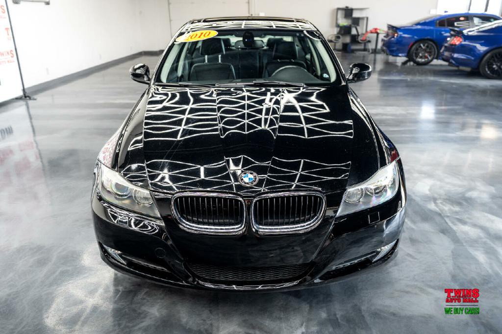 2010 BMW 3 Series Image 9