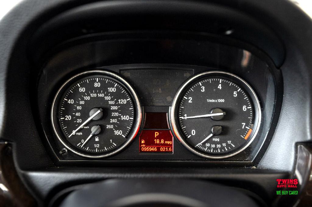 2010 BMW 3 Series Image 18