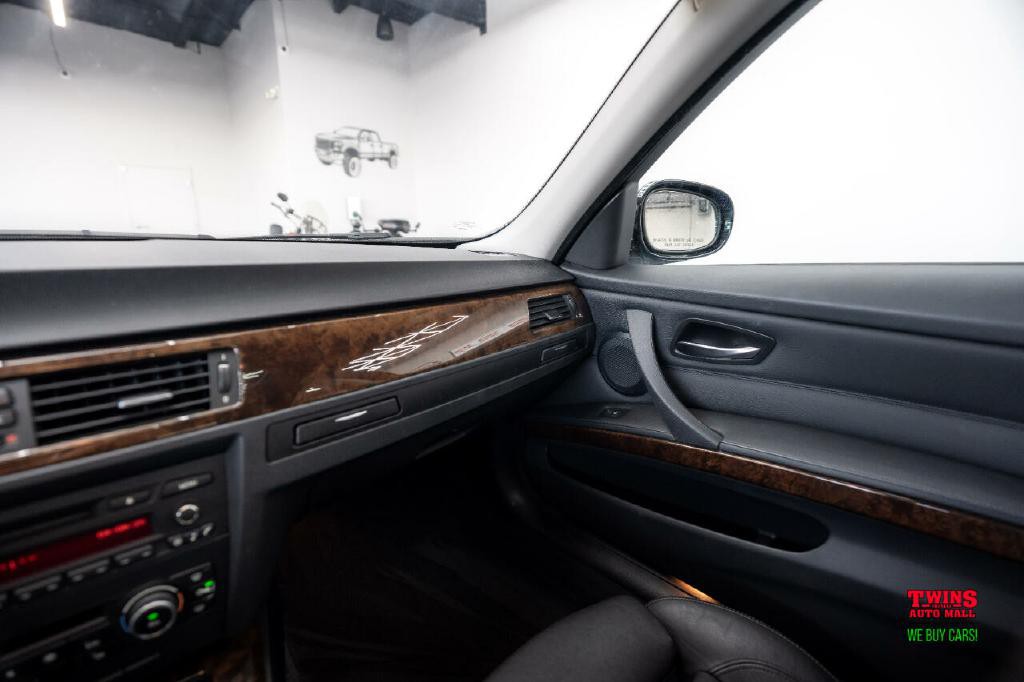 2010 BMW 3 Series Image 19