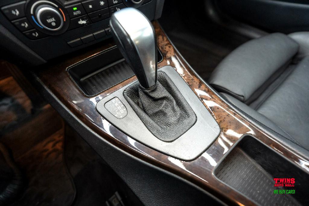 2010 BMW 3 Series Image 21