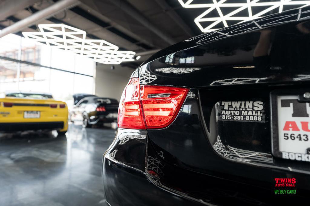 2010 BMW 3 Series Image 28