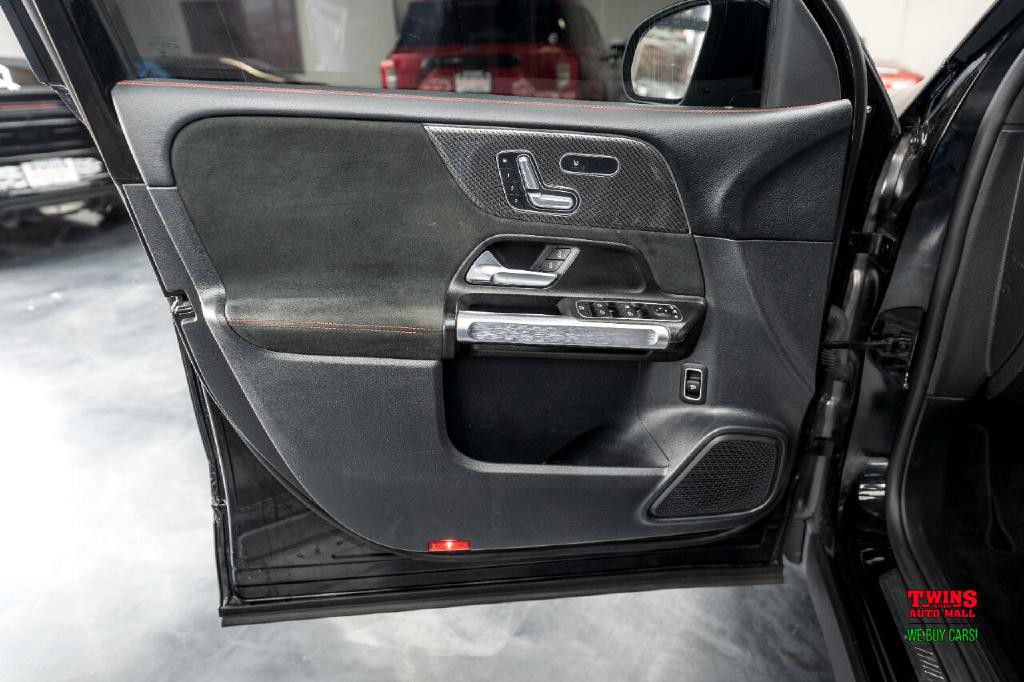 2022 Mercedes-Benz GLB-Class Image 10