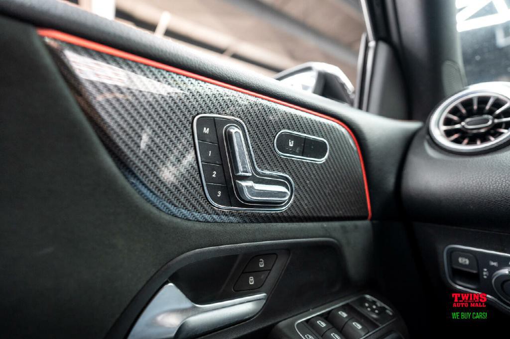 2022 Mercedes-Benz GLB-Class Image 29