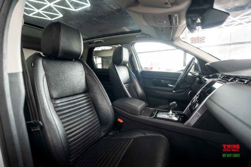 2020 Land Rover Discovery Sport Image 17
