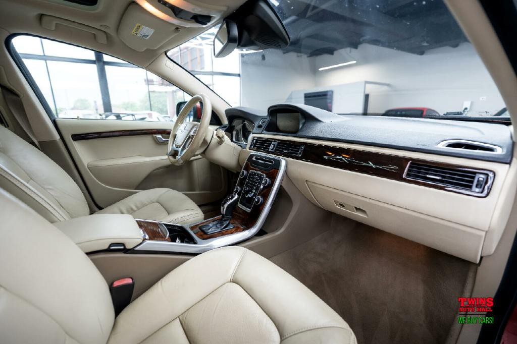 2014 Volvo XC70 Image 17