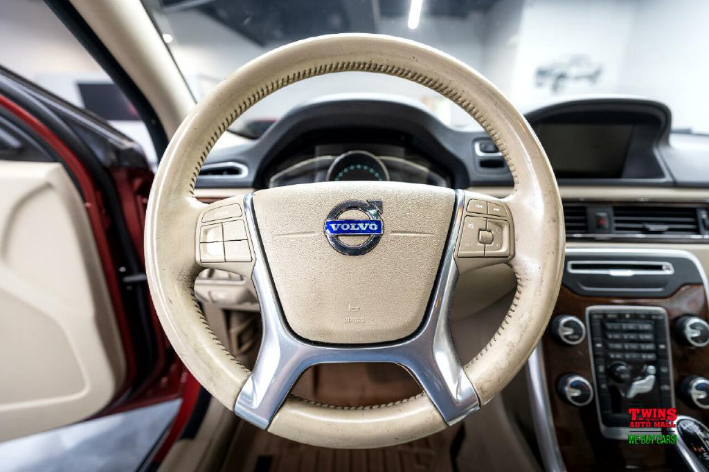 2014 Volvo XC70 Image 18