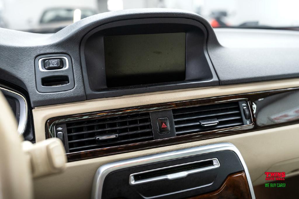 2014 Volvo XC70 Image 22
