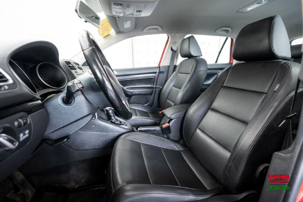 2012 Volkswagen Jetta Image 12