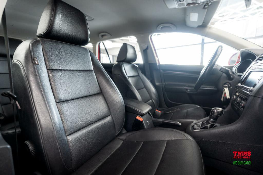 2012 Volkswagen Jetta Image 16