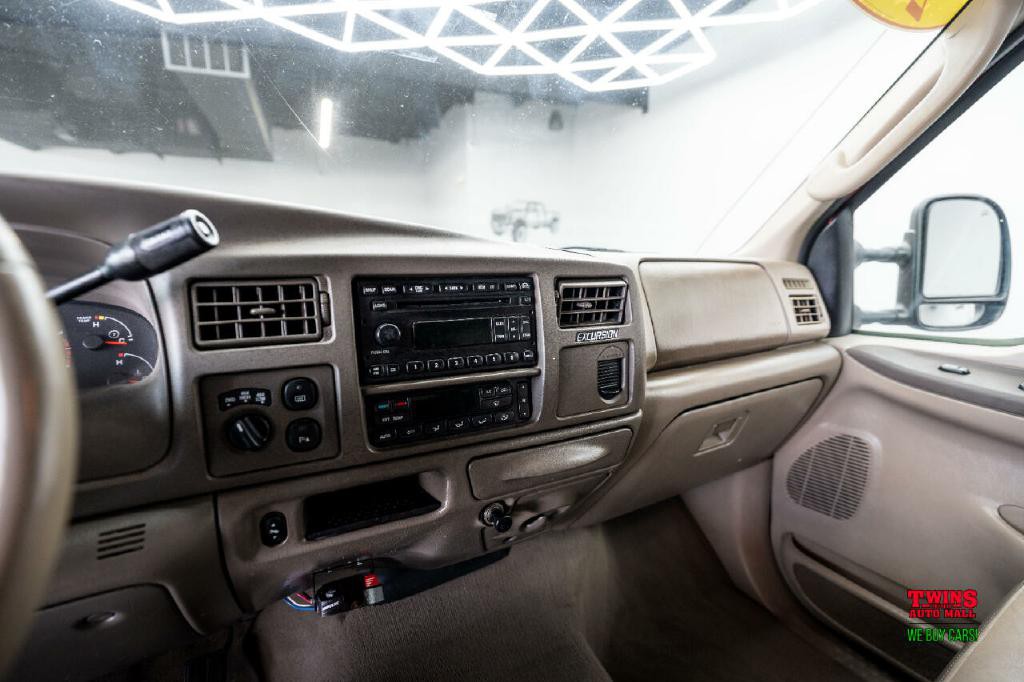2003 Ford Excursion Image 20