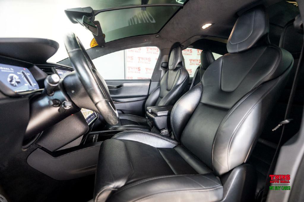 2019 Tesla Model X Image 12