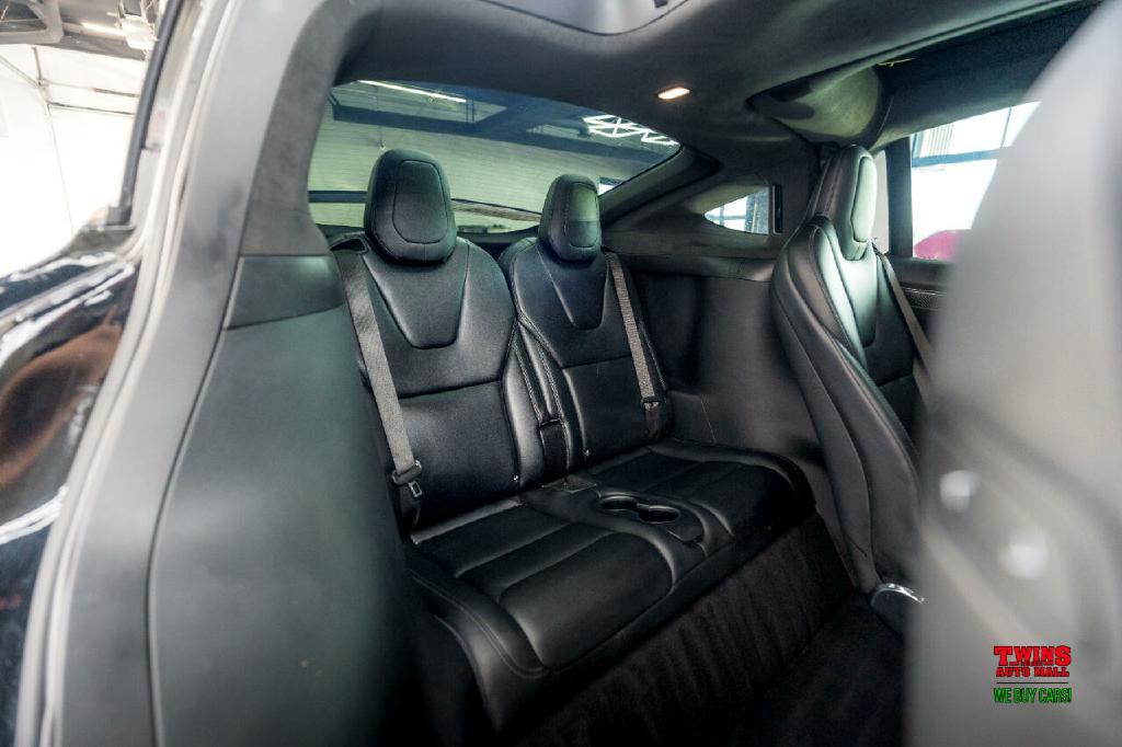 2019 Tesla Model X Image 16