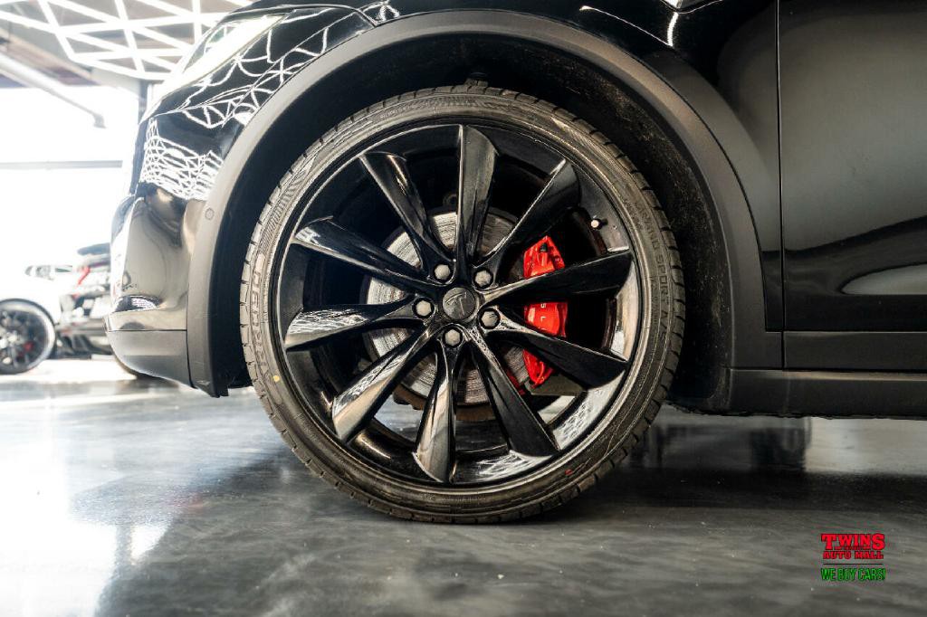 2019 Tesla Model X Image 28