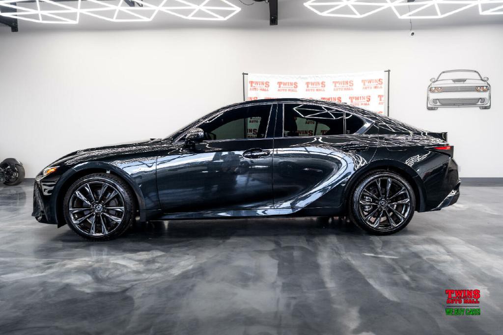 2024 Lexus IS Image 3