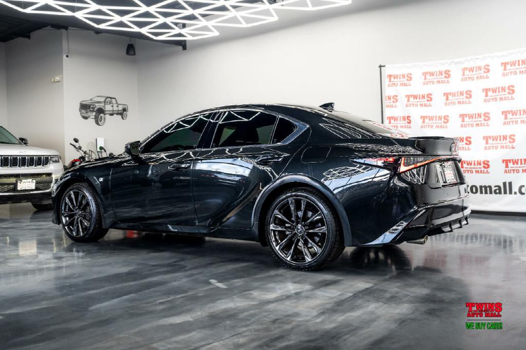 2024 Lexus IS Image 4