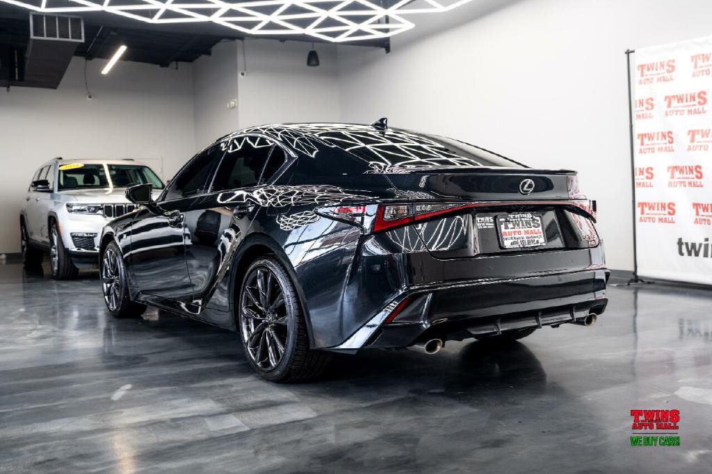 2024 Lexus IS Image 5